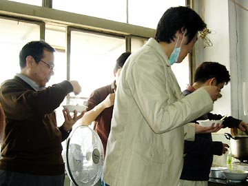 [�z���C�g�f�[]