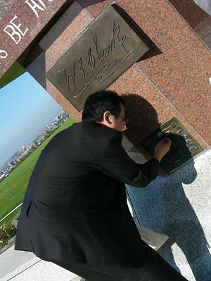 [�����q���_��2004�N9��]